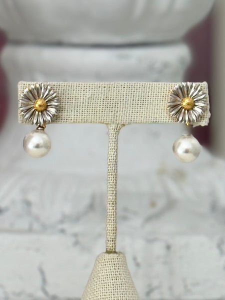 Daisy Pearl Earrings