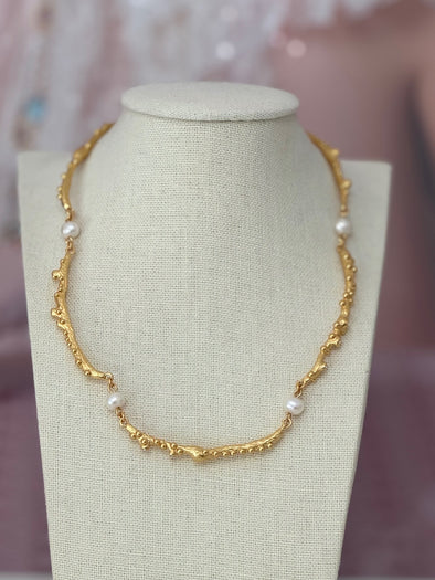 Such Grace and Style Pearl Necklace