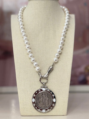 The Three Graces Necklace- White Pearl Necklace